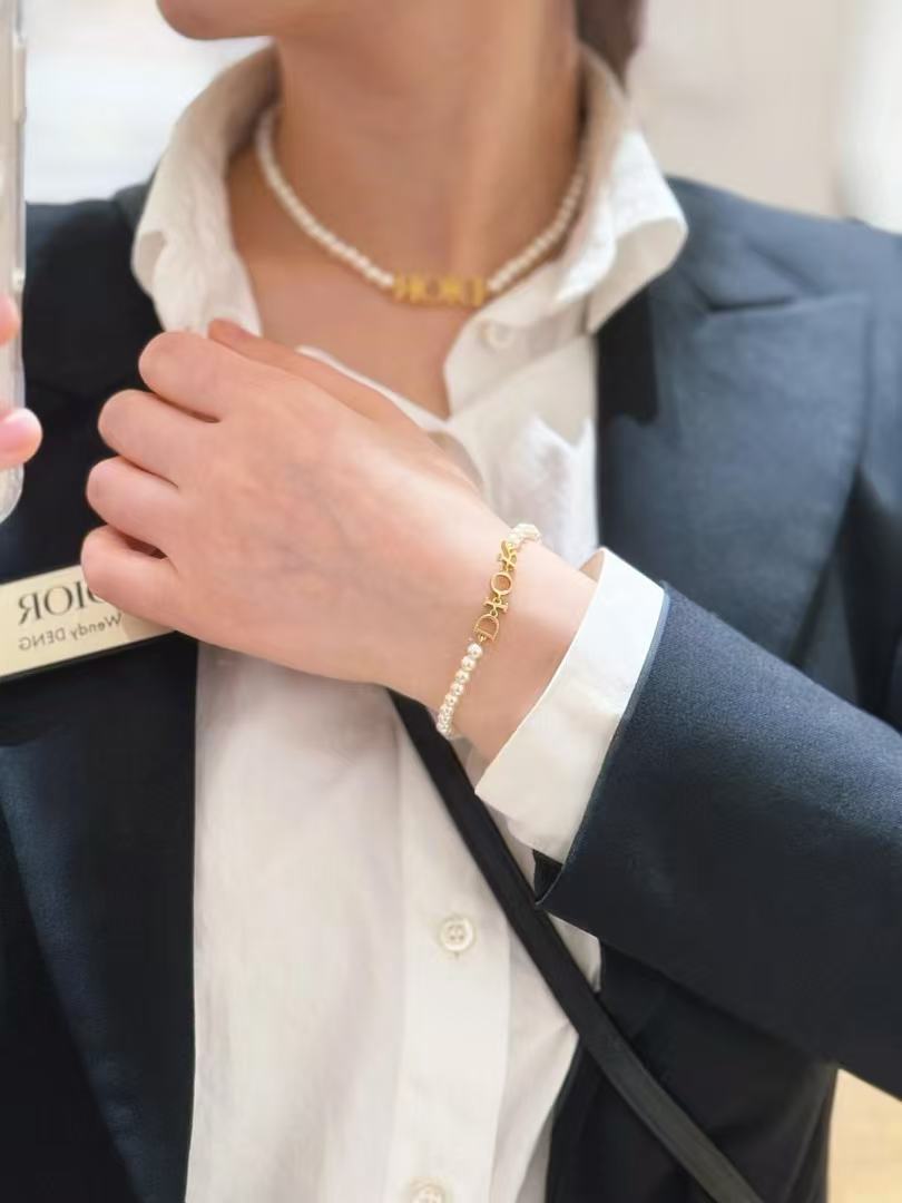 Dior J'Adior Pearl-Look Letter Necklace - product image 7