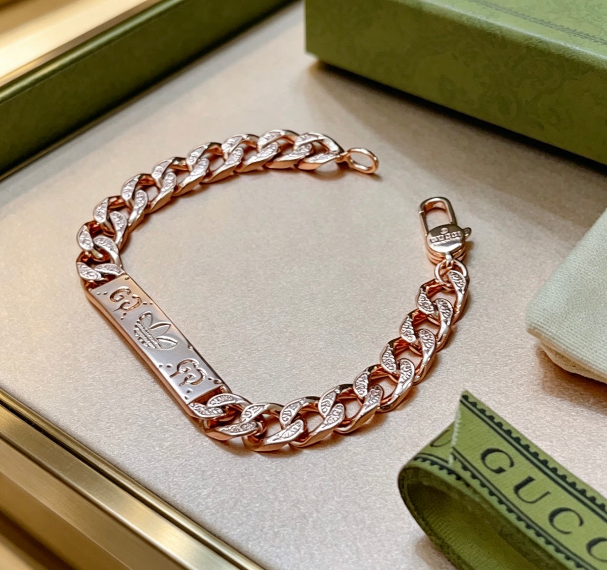 Gucci Rose Gold-Tone GUCCI Plaque Chain Bracelet - album image 8
