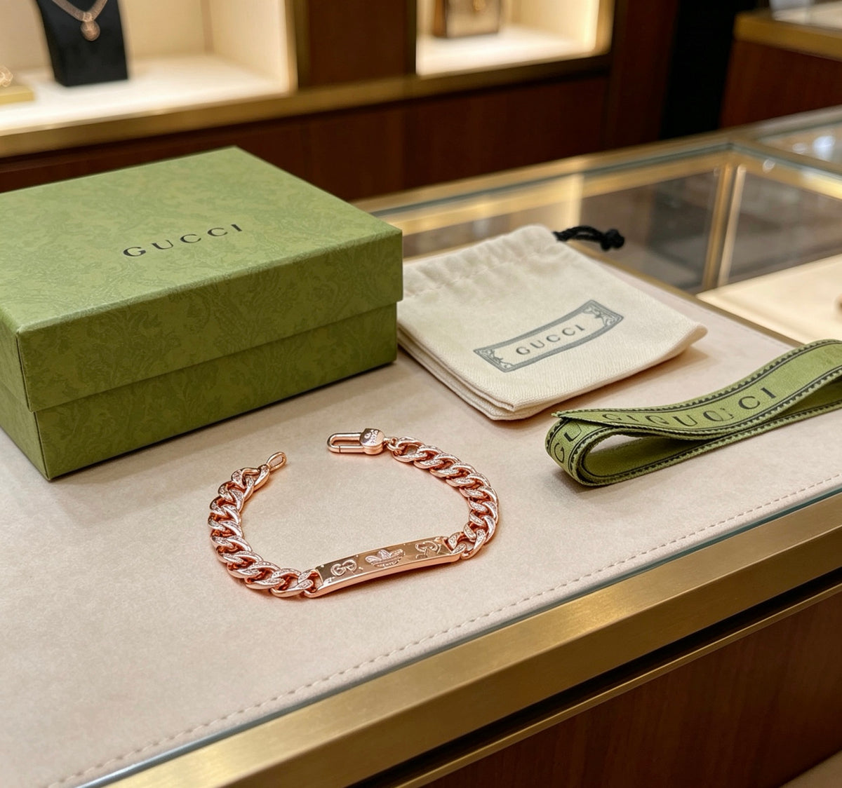 Gucci Rose Gold-Tone GUCCI Plaque Chain Bracelet - album image 4