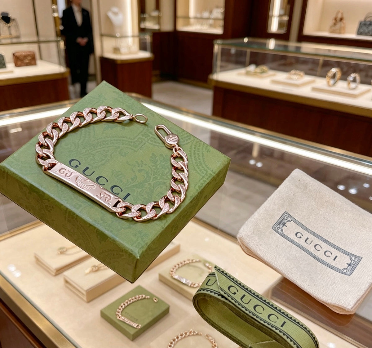 Gucci Rose Gold-Tone GUCCI Plaque Chain Bracelet - album image 5