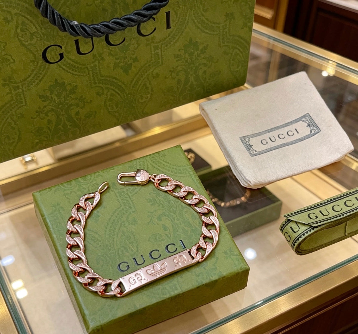 Gucci Rose Gold-Tone GUCCI Plaque Chain Bracelet - album image 7
