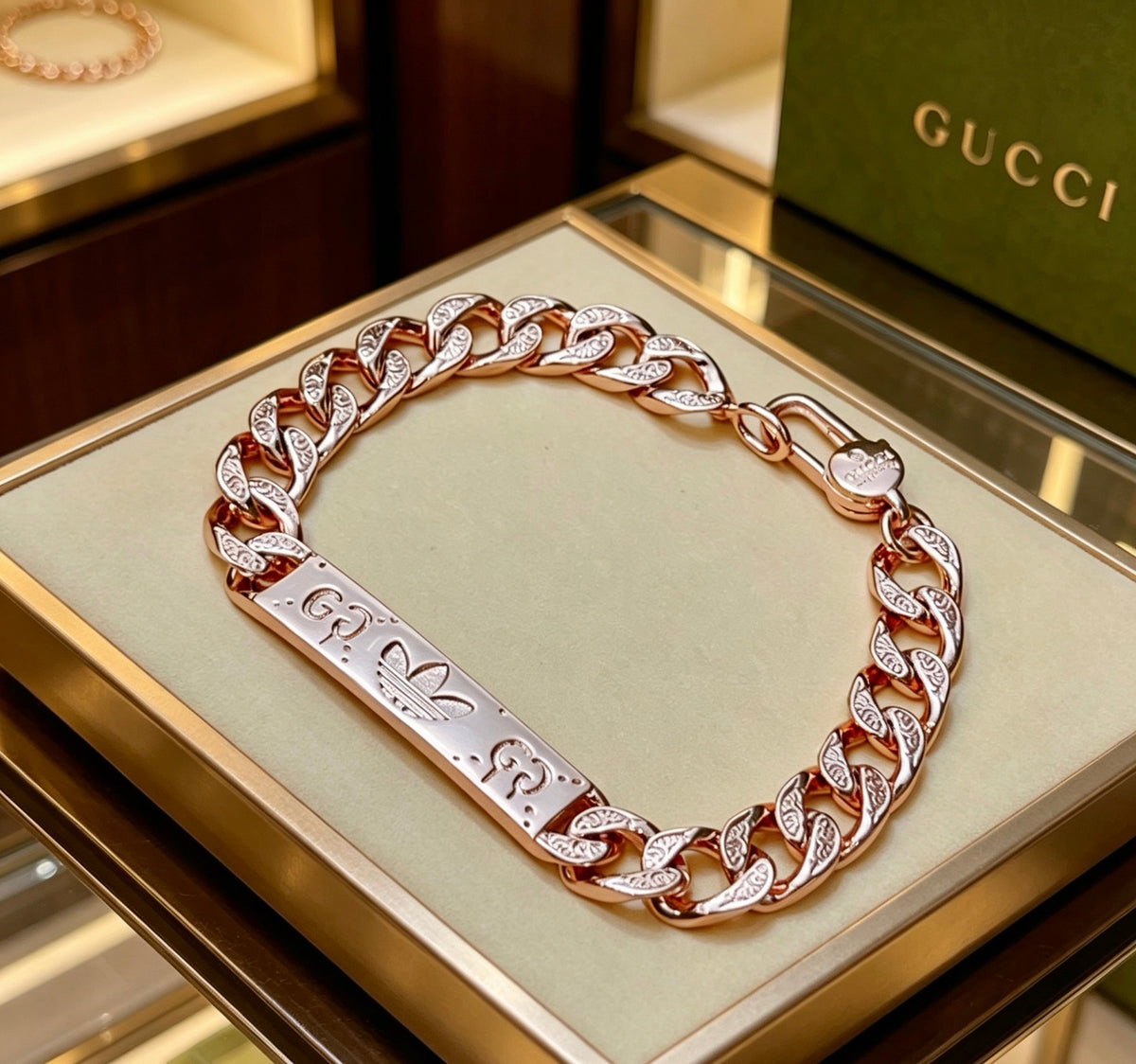 Gucci Rose Gold-Tone GUCCI Plaque Chain Bracelet - album image 1