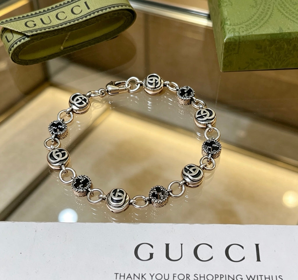 Gucci Silver-Tone GG Medallion Link Bracelet - album image 2