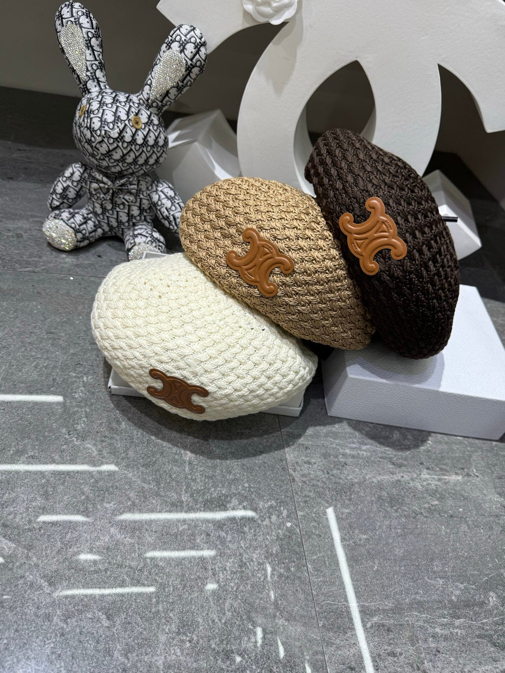 Celine Beret - image 4