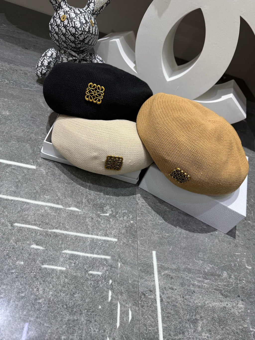 Loewe Beret - image 6