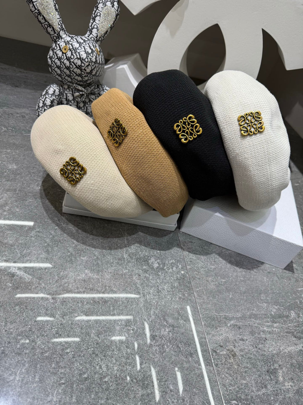 Loewe Beret - image 5