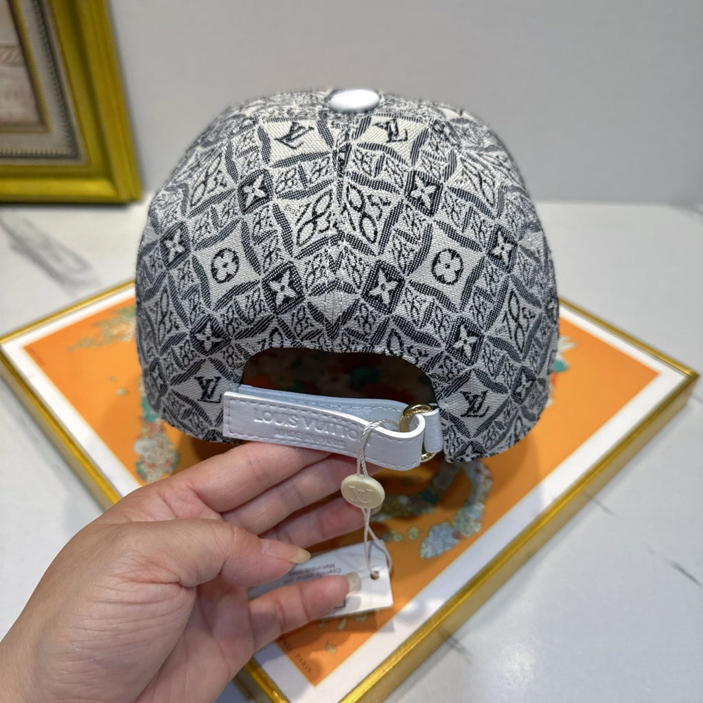 Louis Vuitton Baseball Cap - image 8