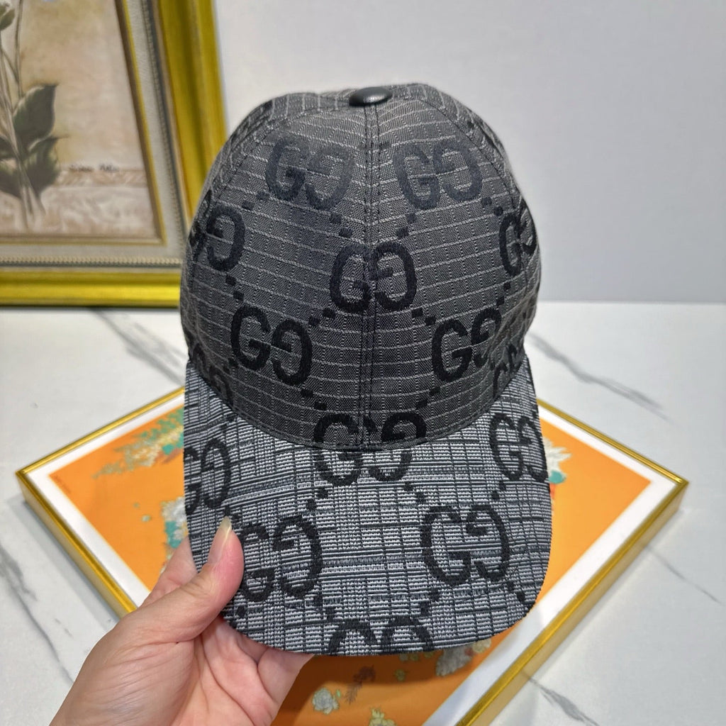 Gucci Baseball Cap - image 5
