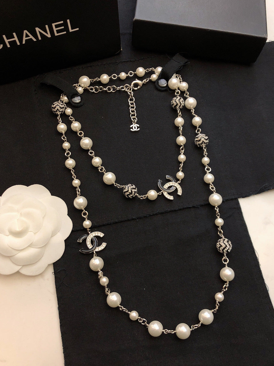 Chanel Interlocking C Pearl Chain Belt - album image 3