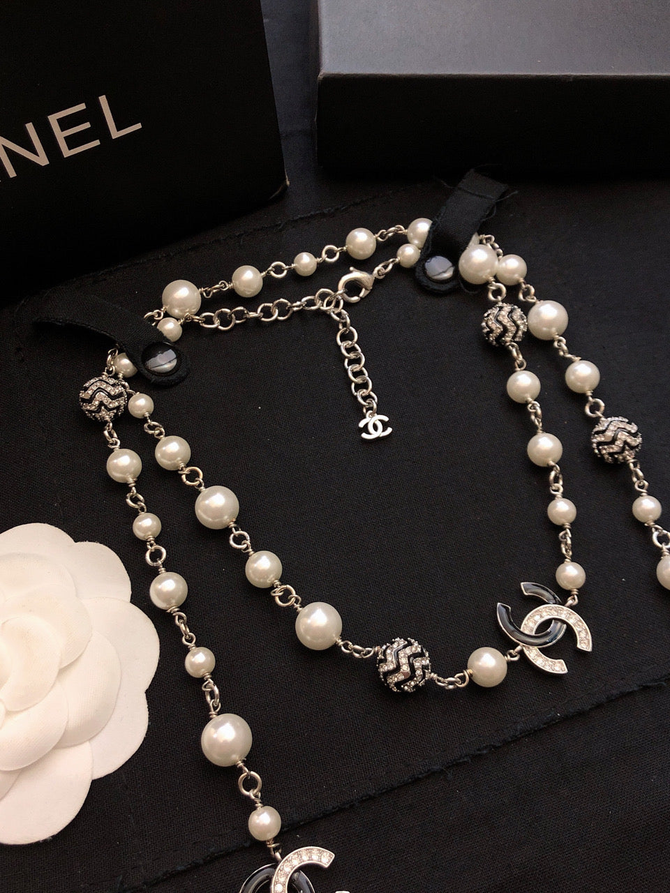 Chanel Interlocking C Pearl Chain Belt - album image 4