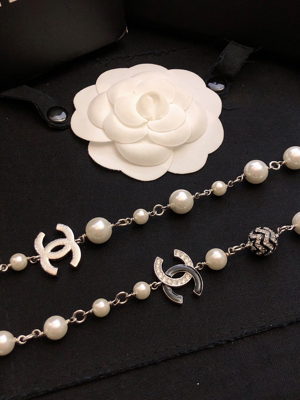 Chanel Interlocking C Pearl Chain Belt - album image 7